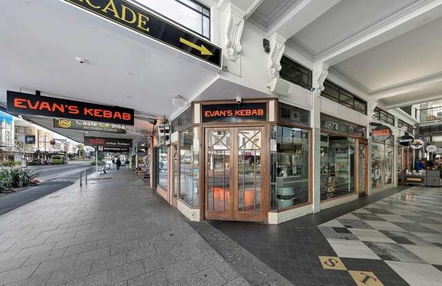 High-Exposure Corner Retail on K&rsquo; Road