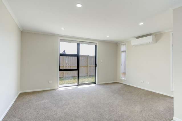 2/57 Waireka Road Rototuna North_3