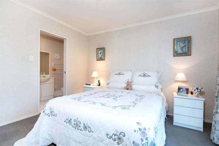 8 Ryehill Close New Lynn_9