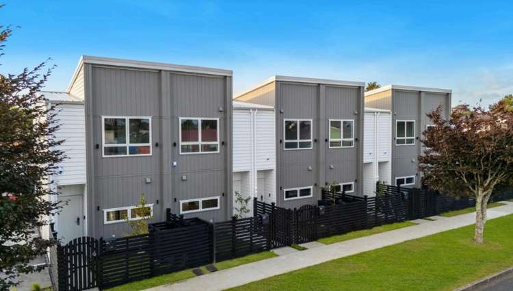 3-8/30 Carruth Road_1