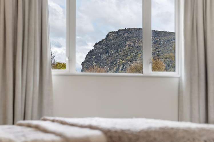 17 Hunt Place Albert Town_18