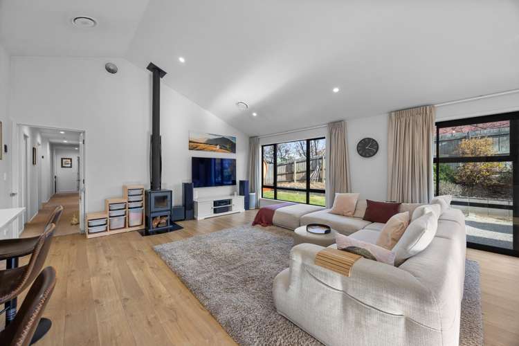 7 Hebbard Court Albert Town_8