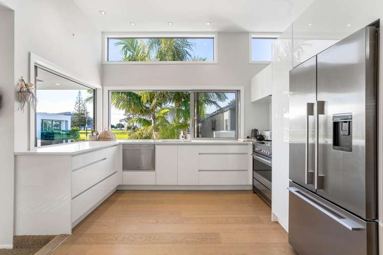 517B Ocean Road Whangamata_10