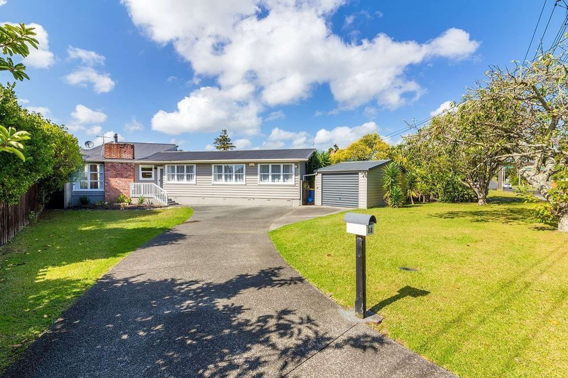 83 Tiroroa Avenue Te Atatu South_0