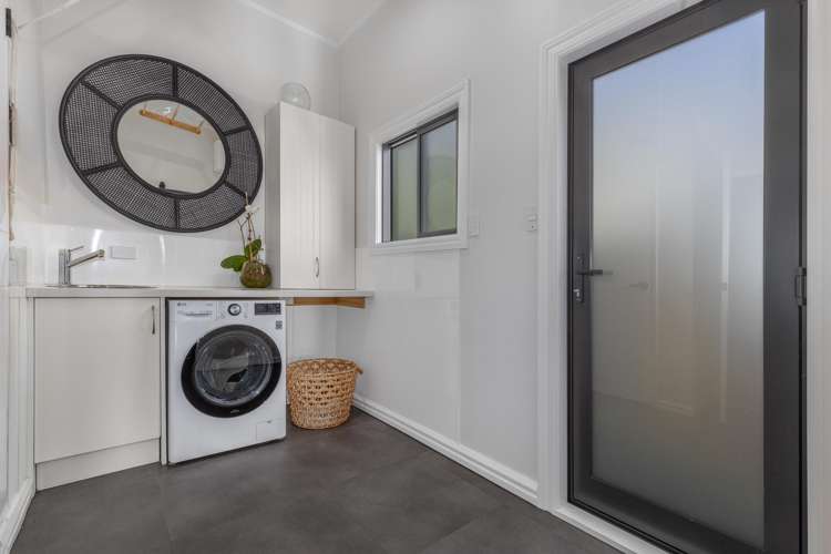 10 Kinloch Place Papakowhai_22