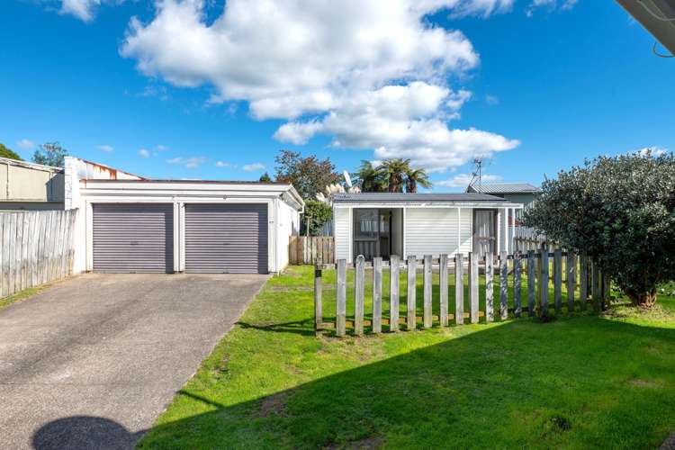 110 Pandora Avenue Sunnybrook_2