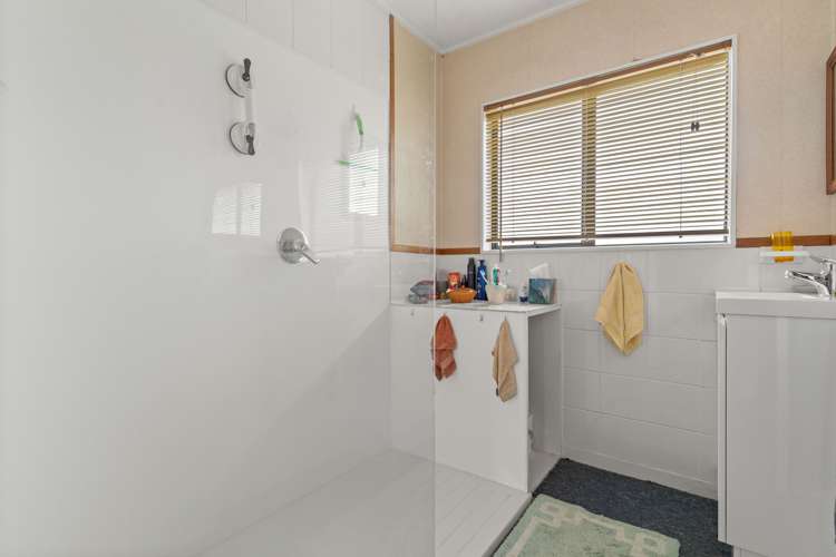 10 Farrier Grove Featherston_13