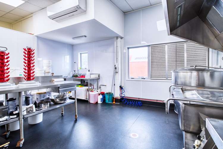 Unit A/621 Whangaparaoa Road Stanmore Bay_11