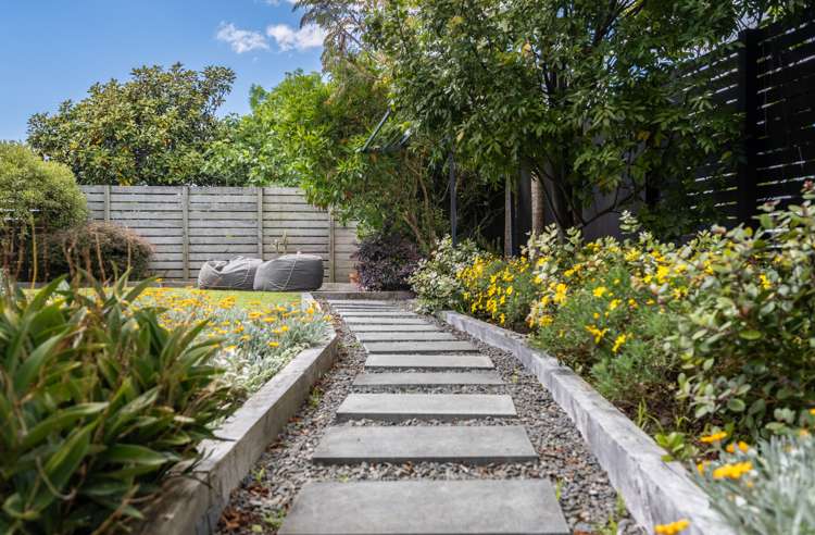 33 Seymour Road Mellons Bay_32