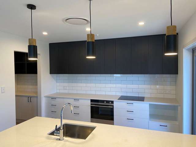 2 Meech Way Frimley_1