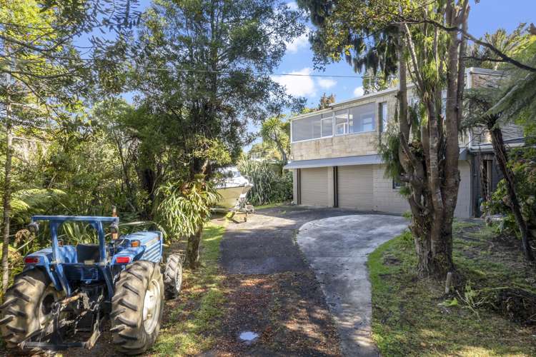 1114 Huia Road Huia_19