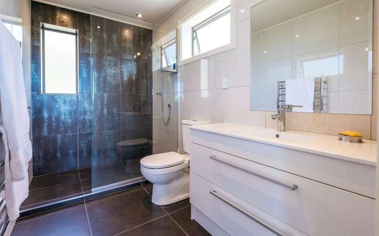 788 Orapiu Road Waiheke Island_11