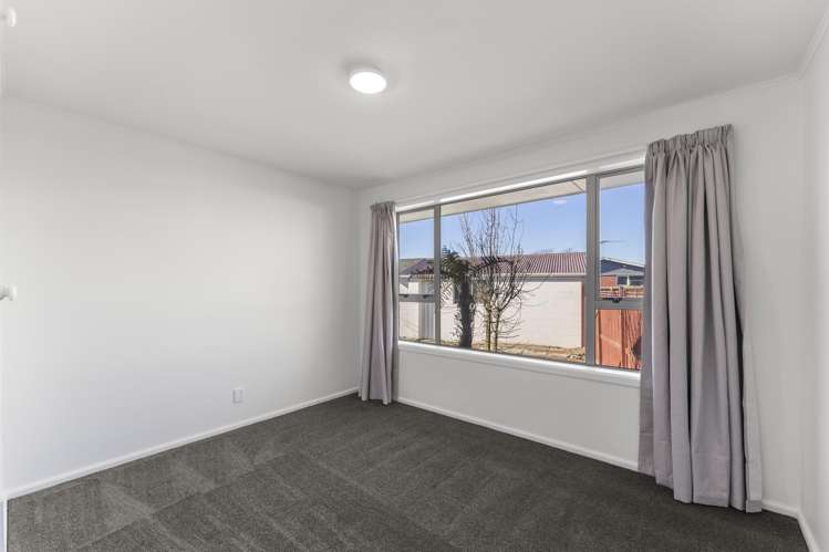 127 Denise Crescent Hornby_10