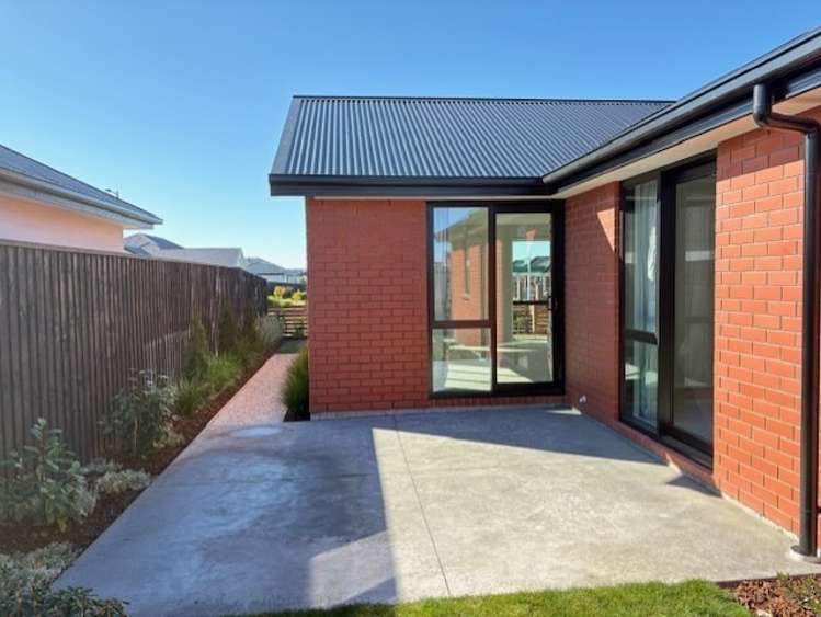 45 Charles Upham Drive 11353_13