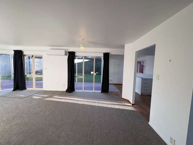 2/2 East Coast Road Milford_4