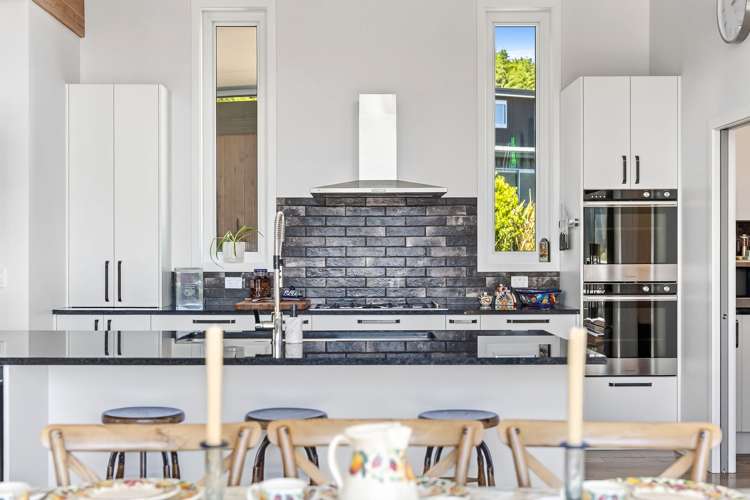 20 Edgewood Place, Peninsula Bay Wanaka_9