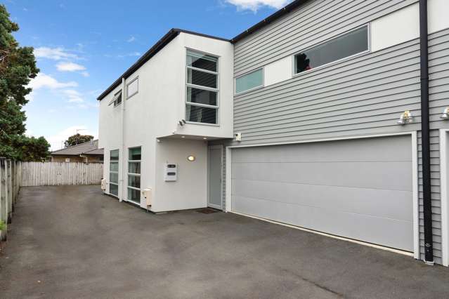 Boutique Complex By Noel Jessop