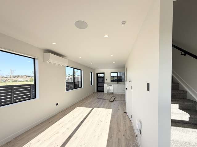 4/75 Te Taruna Drive Wainui_4