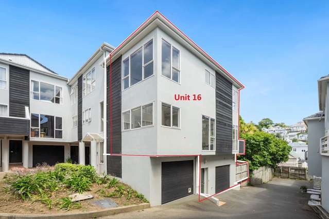 Townhouse in Mt Cook with space, sun & security