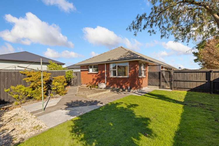 2/11 Blakehall Place_0