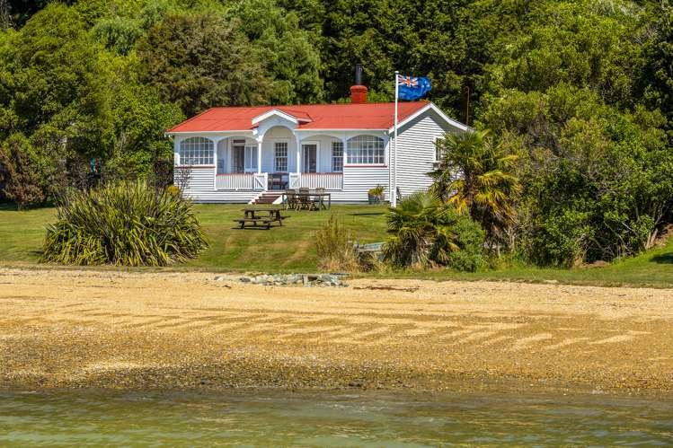 2121 Queen Charlotte Drive Anakiwa and Surrounds_0
