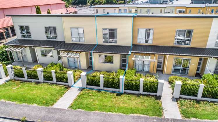 32/11 Ray Small Drive Papakura_10