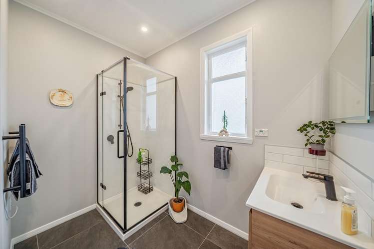 204 Waiwhetu Road Waterloo_18