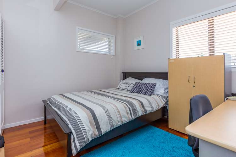 26 Hamana Street Narrow Neck_16