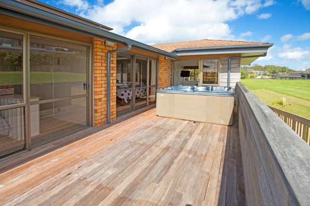 16 Higham Ferrers Place Red Beach_2