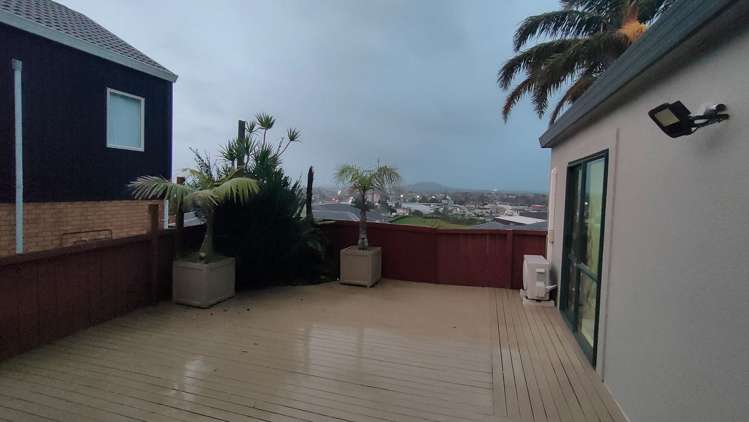 2 Zambezi Lane Mount Roskill_14