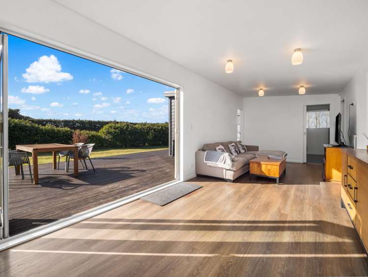 672 Highfield Road Burnham_21