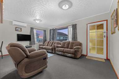 2/139 Shirley Road_3