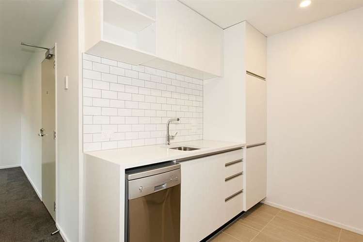 104/18 Saint Martins Lane Grafton_9