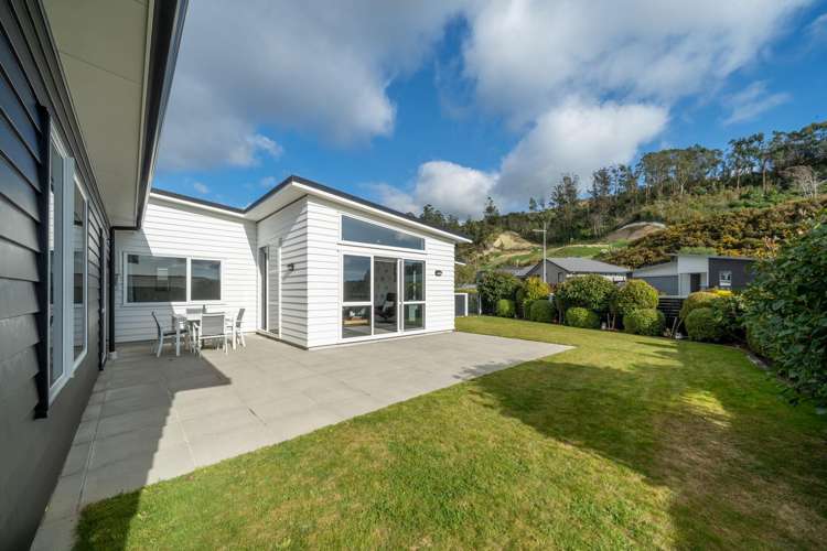 22 Banks Boulevard Whitby_22