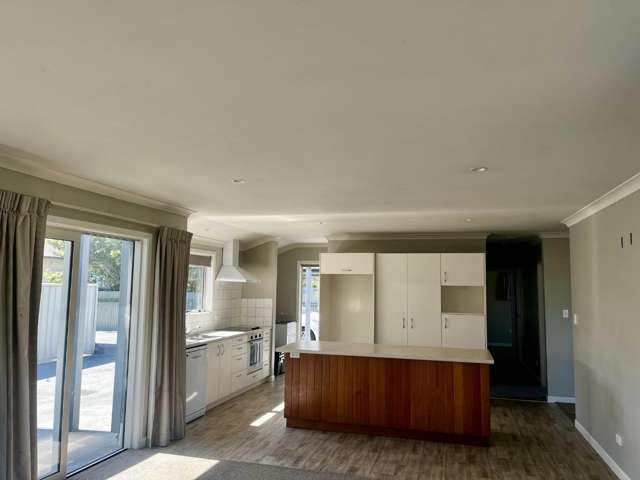 1013b Beatty Street 10490_4