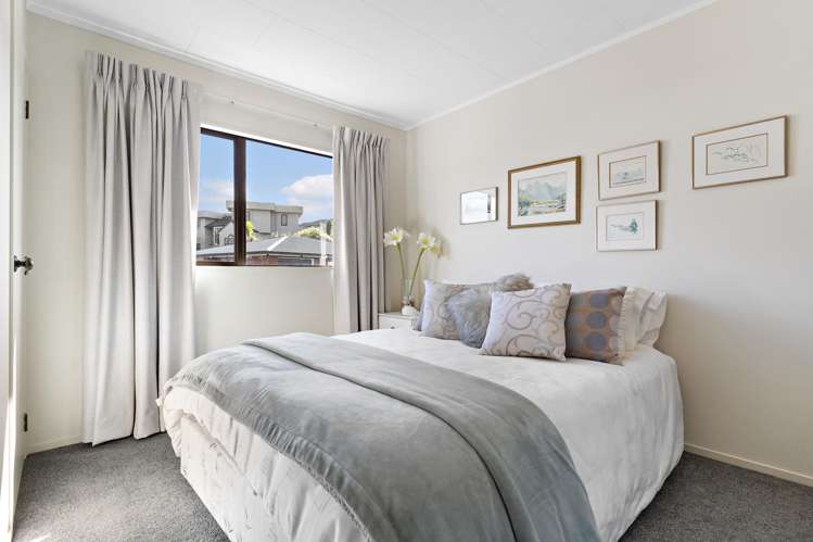 2/102 Manhattan Heights_5