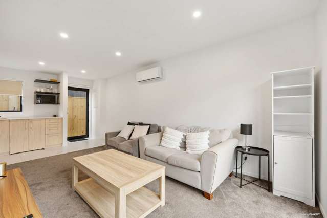 2/10 Willcott Street Mt Albert_4