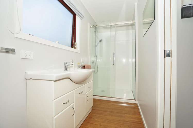 10 Robertson Road Whatawhata_23