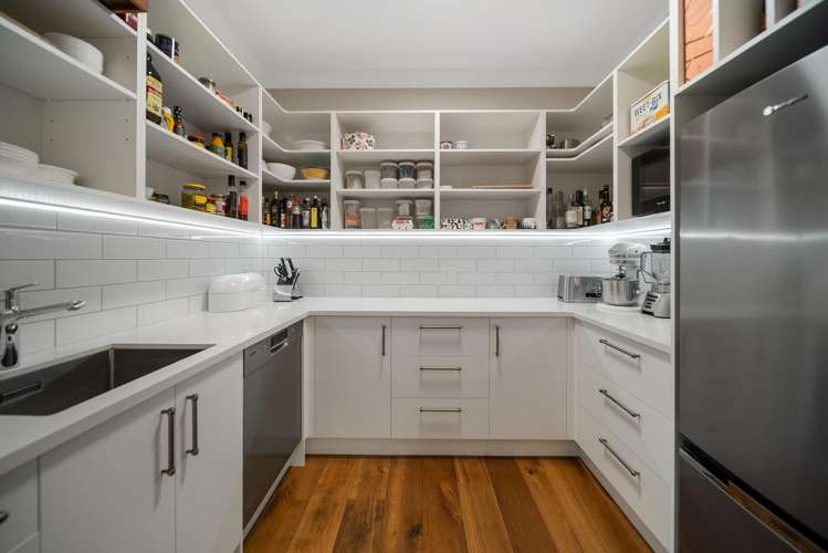 22 Lawrence Carter Drive Bombay_12