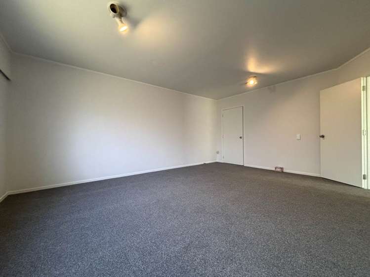 11a Mongorry Place Mt Roskill_4