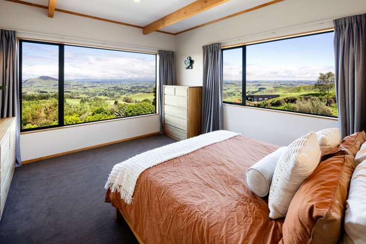 8 Tiwarawara Lane Puketotara_23