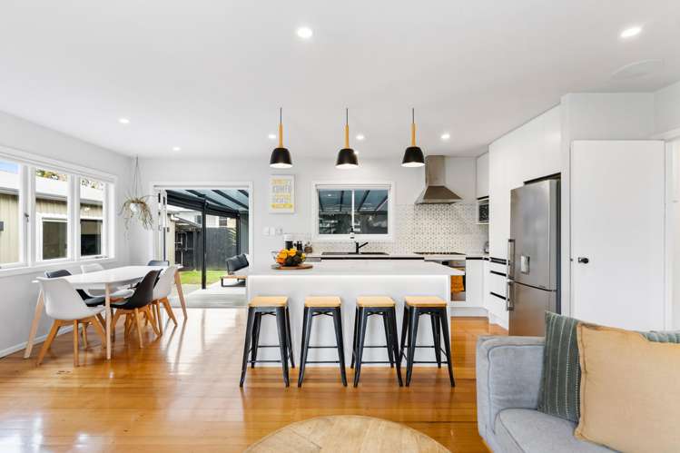 4 Holman Road Te Atatu Peninsula_4