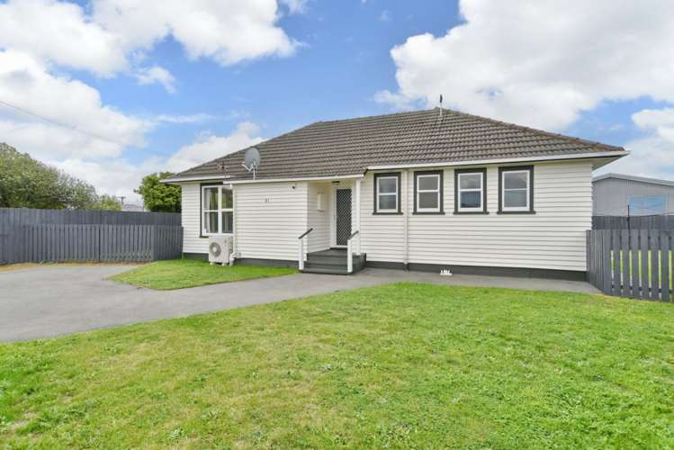 81 Rowan Avenue Aranui_13