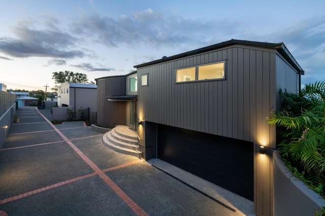 Salt Projects: Stunning Views, Stunning Home