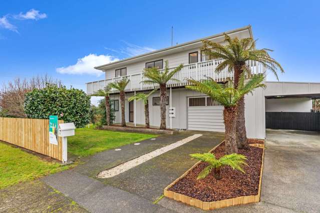 North facing, Spacious 2 Story Family Home!