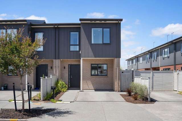 Move-In Ready in Sought-After Waiata Shores