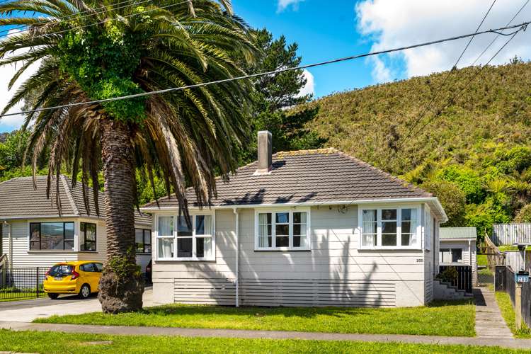 200 Waddington Drive Naenae_16