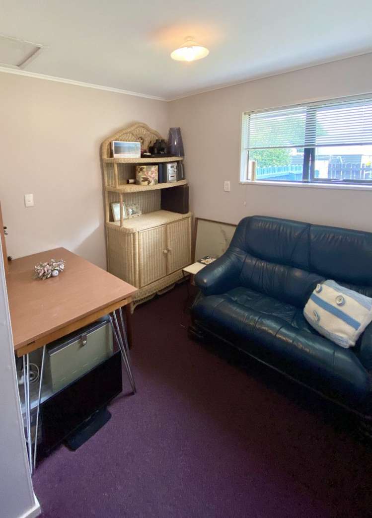 22 Pages Road Allenton_20