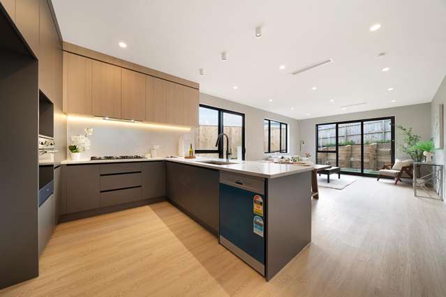 8 Whakairo Crescent Gulf Harbour_1