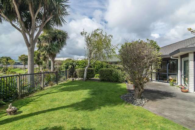 17 Lorna Irene Drive Raumati South_1